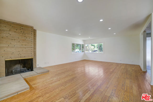 9840 Rathburn Avenue photo 8
