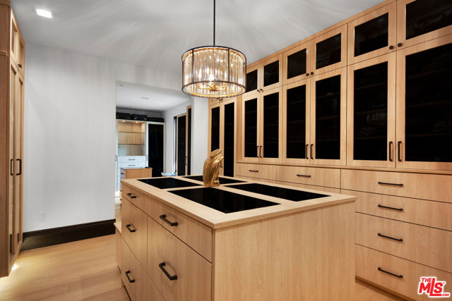 25201 Prado Del Misterio, Calabasas CA: https://media.crmls.org/mediaz/8881ddcb-d457-45dd-83bf-f7516bd52b76.jpg