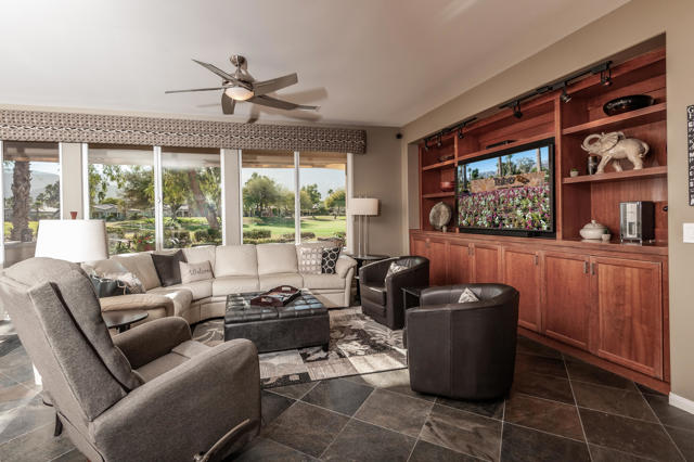 81945 Golden Star Way, La Quinta CA: https://media.crmls.org/mediaz/8881ea04-28fd-454d-acb9-8e4ee4f2c3ab.jpg