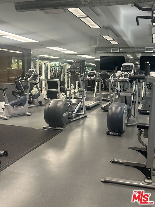 2220 Avenue Of The Stars, Los Angeles CA: https://media.crmls.org/mediaz/8882e103-b912-4678-891f-5b19d31ccade.jpg