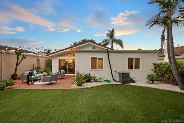 1736 Hill Top Lane, Encinitas CA: https://media.crmls.org/mediaz/8883fecc-1764-4088-be61-a59a6283f46f.jpg