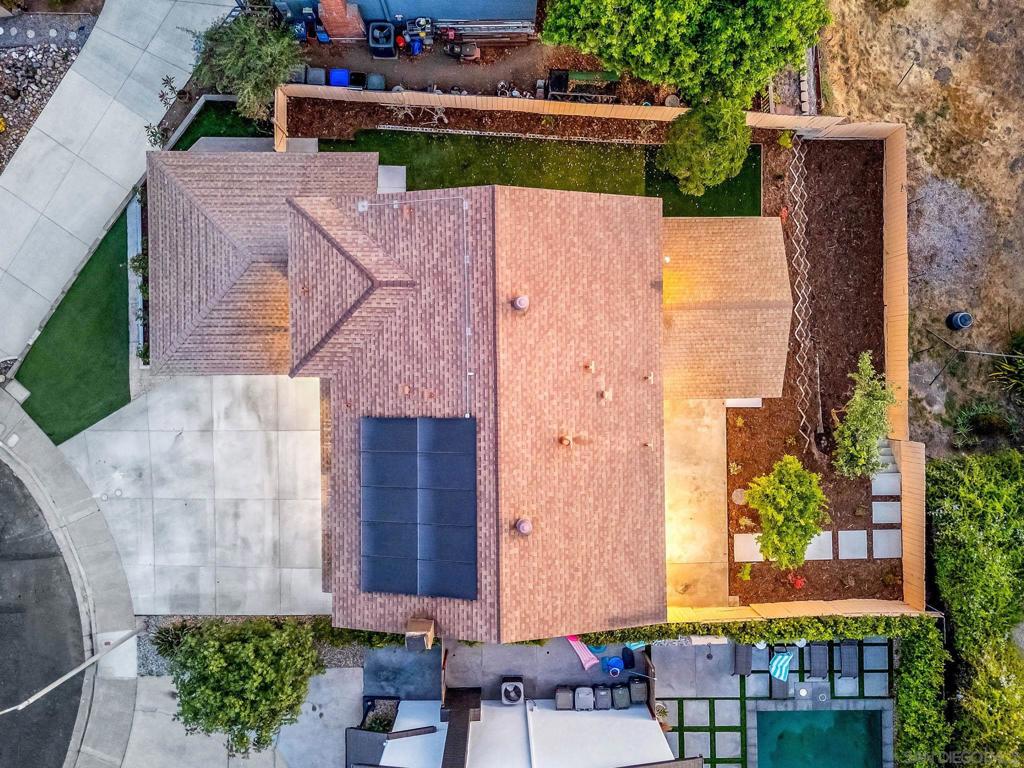 https://media.crmls.org/mediaz/88859876-385b-4603-9f69-b8fbb91e315b.jpg?preset=X-Large