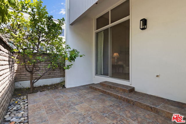 4731 La Villa Marina, Marina del Rey CA: https://media.crmls.org/mediaz/8885d501-8183-4063-a9c9-be071c608c93.jpg