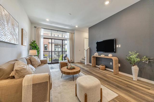 112 Waters Park Circle, San Mateo CA: https://media.crmls.org/mediaz/8887667b-f2fb-4759-99aa-0b933a44f4e5.jpg