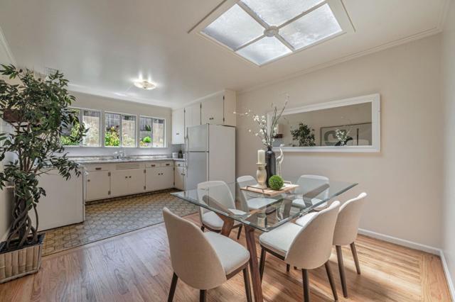 319 Sweeny Street, San Francisco CA: https://media.crmls.org/mediaz/8887730b-e9a1-437c-a114-5e366d412c50.jpg