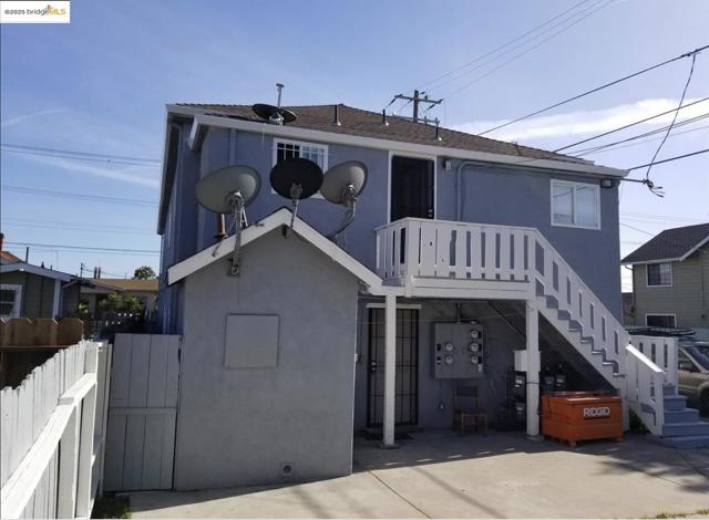 203 Bissell Ave, Richmond CA: https://media.crmls.org/mediaz/888782fc-03dd-4361-b6eb-3ca004db66f0.jpg