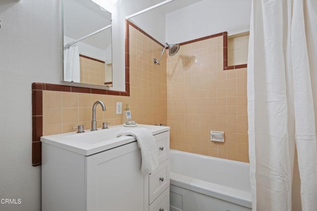 Detail Gallery Image 12 of 29 For 220 Frances St, Ventura,  CA 93003 - 3 Beds | 2 Baths