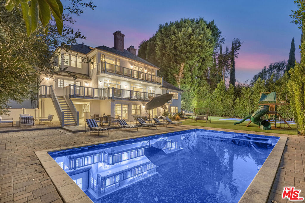 14619 Valley Vista Boulevard — Contemporary