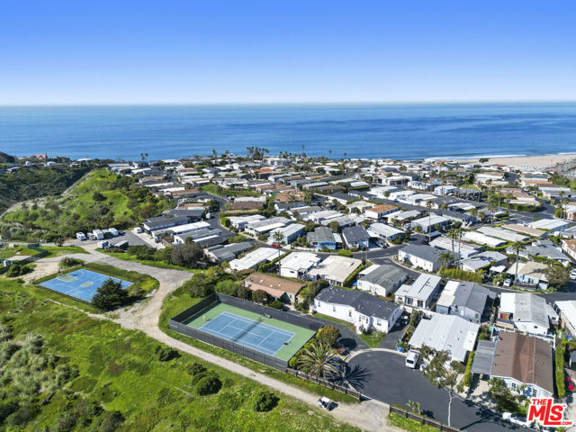 29500 Heathercliff, Malibu CA: https://media.crmls.org/mediaz/8888a3f4-ba46-4879-b25e-736abbc72d0a.jpg