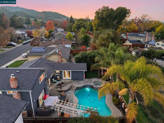 7519 Driftwood Way, Pleasanton CA: https://media.crmls.org/mediaz/888948d7-f9f0-4b24-9218-7854558a3683.jpg