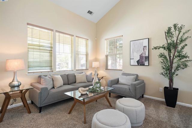 181 Maidenhair St, Pittsburg CA: https://media.crmls.org/mediaz/8889e636-99b1-466b-ab68-07d9f215f122.jpg