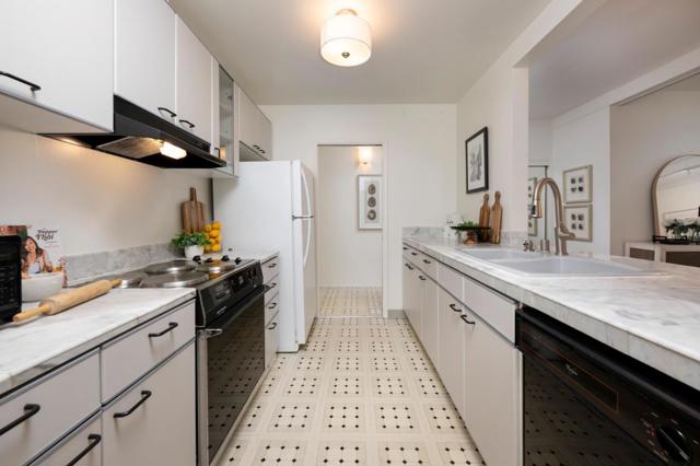 35 28th Avenue, San Mateo CA: https://media.crmls.org/mediaz/888a999b-13ba-4310-abee-5e075530242f.jpg