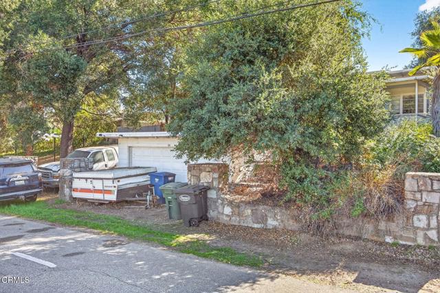 701 W Lomita Avenue, Ojai CA: https://media.crmls.org/mediaz/888ae7ad-7134-4b80-bde7-c19f391b1f31.jpg