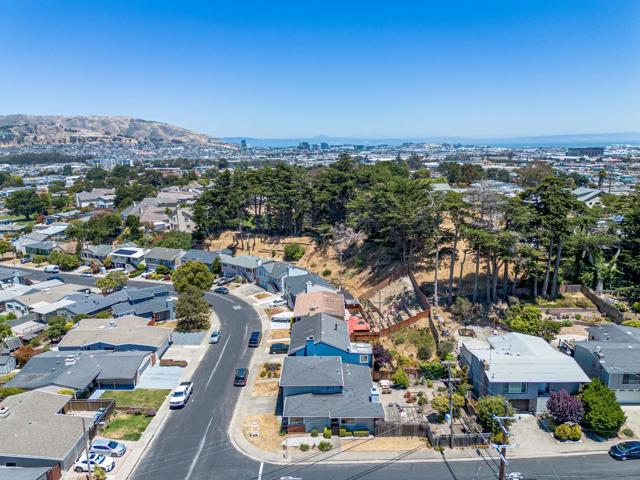 381 Granada Drive, South San Francisco CA: https://media.crmls.org/mediaz/888b55f3-7bbe-4e24-8948-169a2169ceb5.jpg