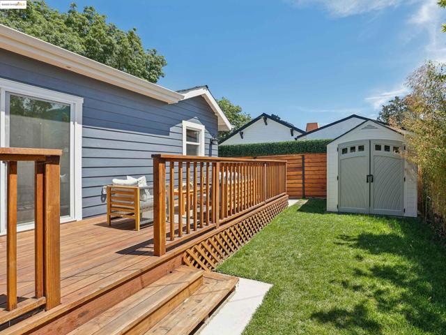 1612 Carleton St, Berkeley CA: https://media.crmls.org/mediaz/888b6443-4501-4b6d-8936-7662ce865325.jpg