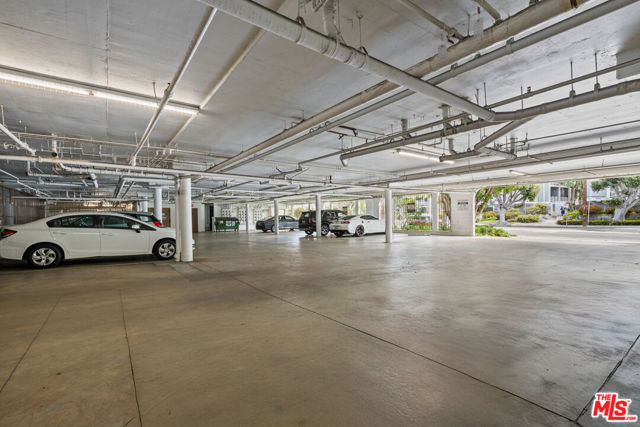 8601 Falmouth Avenue, Playa del Rey CA: https://media.crmls.org/mediaz/888beae1-5c36-4dce-a462-116c9e1a06cd.jpg