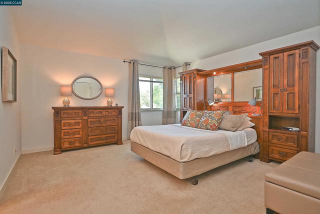 594 Morning Glory Dr, Benicia CA: https://media.crmls.org/mediaz/888c2ac3-a5d1-42ef-b1d8-68a63adeb635.jpg