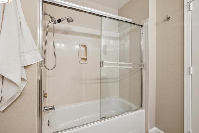 2004 Fries Ct, Martinez CA: https://media.crmls.org/mediaz/888c3756-923d-48f8-9761-cd0ea20b7cb5.jpg