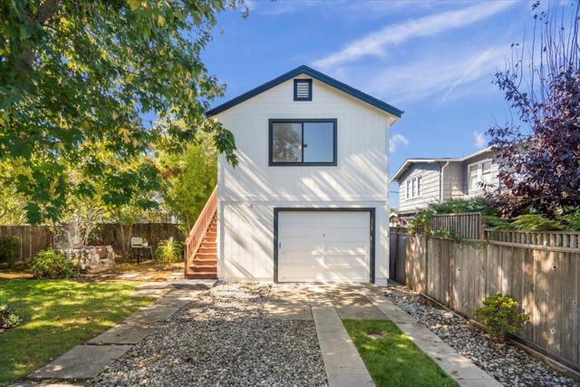 211 2nd Avenue, Santa Cruz CA: https://media.crmls.org/mediaz/888d5ffd-e9b4-49fb-ad27-8fd99ddbba13.jpg