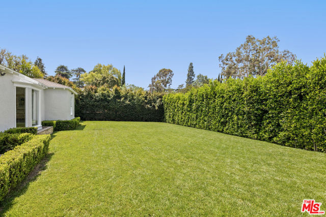 5432 Fulton Avenue, Sherman Oaks CA: https://media.crmls.org/mediaz/888d7e1f-ef4d-44e4-bad3-49095f8845e8.jpg