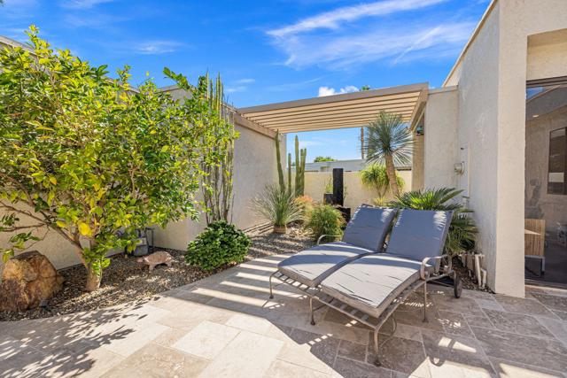 730 Inverness Drive, Rancho Mirage CA: https://media.crmls.org/mediaz/888d94a9-310f-4657-9d22-ecf2f30b05ce.jpg