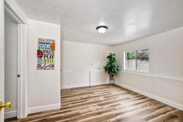 Detail Gallery Image 14 of 27 For 111 Fireside St, Oceanside,  CA 92058 - 4 Beds | 2 Baths