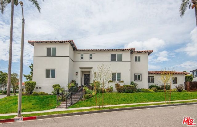 3691 Aureola Boulevard, View Park CA: https://media.crmls.org/mediaz/888dd6be-1daa-49df-94ed-1d5b9a0c9e58.jpg