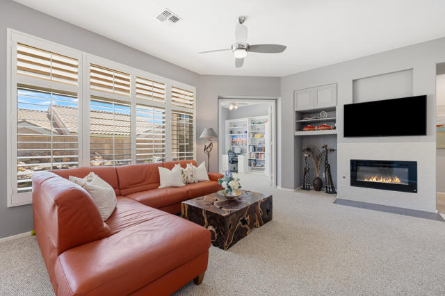 37396 Pineknoll Avenue, Palm Desert CA: https://media.crmls.org/mediaz/888f2188-0bd4-4898-8472-585a8f47f2c9.jpg
