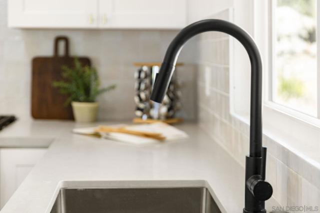 38795 Harris Truck Trail, Fallbrook CA: https://media.crmls.org/mediaz/8890317c-e681-414e-90dd-9ce8f46d33e9.jpg