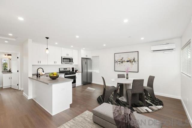 721 27 E 22nd St, National City CA: https://media.crmls.org/mediaz/88905869-0505-45b9-9ef1-fc2b3c51571a.jpg