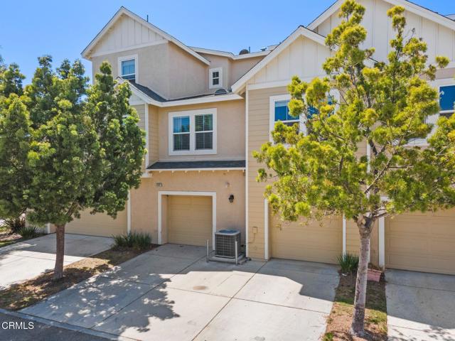 3102 N Oxnard Boulevard, Oxnard CA: https://media.crmls.org/mediaz/88909d19-2167-46ab-97b0-cd9dbdd98b6f.jpg