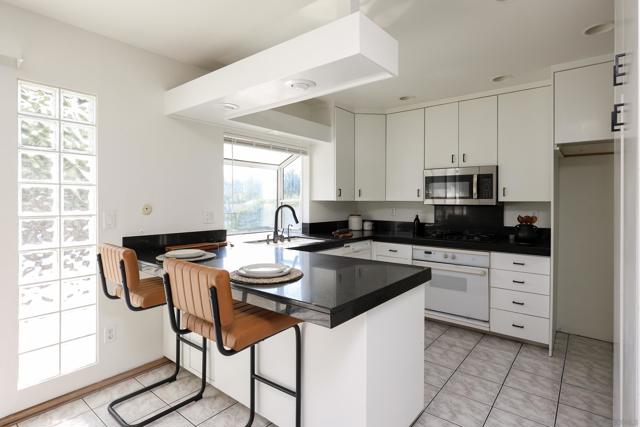 9977 Cristobal Dr, Spring Valley CA: https://media.crmls.org/mediaz/8891be73-de25-4595-a228-d056f2eb39c3.jpg