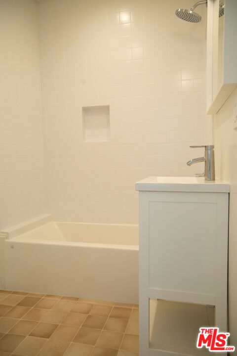 3365 N Andrita Street, Los Angeles CA: https://media.crmls.org/mediaz/8891fbac-fbb6-4de4-87e3-89427990e608.jpg