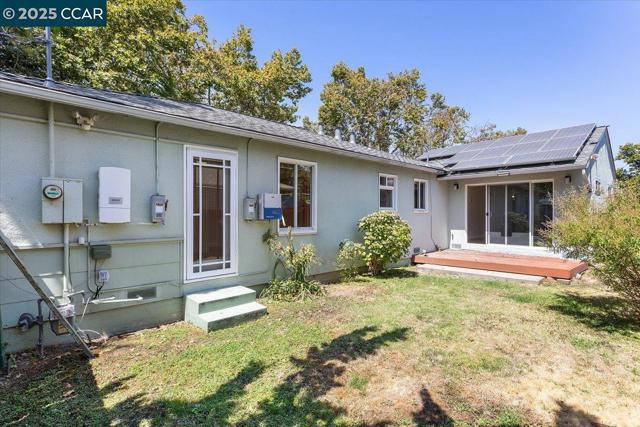 16080 Via Del Sol, San Lorenzo CA: https://media.crmls.org/mediaz/88929d53-078b-4359-93d7-12b6f16860c8.jpg