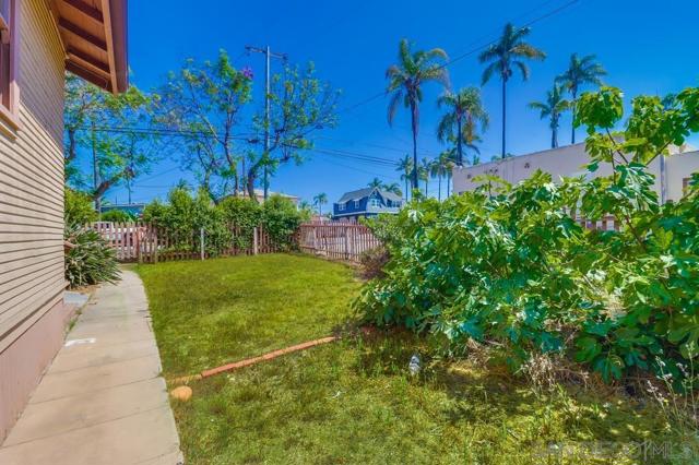 305 F Avenue, National City CA: https://media.crmls.org/mediaz/8892b70a-29d6-4252-92f9-4cc39c71794f.jpg