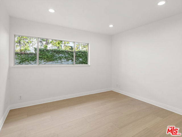 9606 Arby Drive, Beverly Hills CA: https://media.crmls.org/mediaz/88930c9a-a663-46f2-b471-53106e263cea.jpg