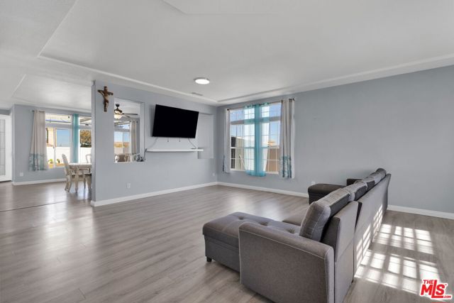 13292 Via Del Lago, Victorville CA: https://media.crmls.org/mediaz/8893d4fc-da1c-4817-93fb-d72f592d84ce.jpg