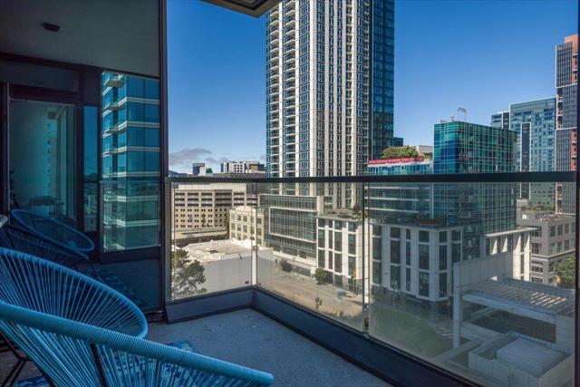 425 1st Street, San Francisco CA: https://media.crmls.org/mediaz/8893e9ab-7ab7-41b4-a29a-ce60df592309.jpg