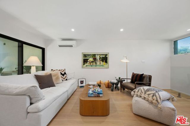 2233 4th Street 3