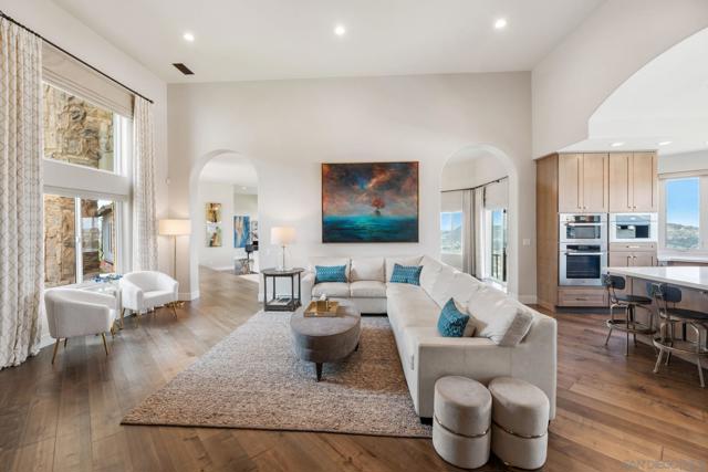 15484 Markar Rd, Poway CA: https://media.crmls.org/mediaz/88943790-3d00-48b4-bac7-897bcad87f03.jpg
