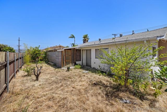 1340 Heron Ave, El Cajon CA: https://media.crmls.org/mediaz/8894d30c-b1a0-4d5e-bf35-d9703ceca24b.jpg