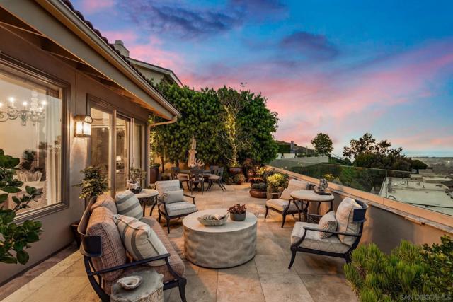 2885 Caminito Merion, La Jolla CA: https://media.crmls.org/mediaz/889529af-0371-4224-89da-cc22cc87b95f.jpg