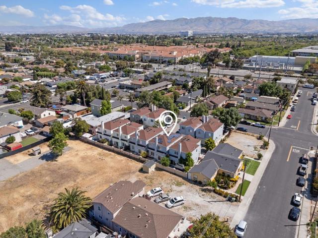 4220 Ramshall Place, Santa Clara CA: https://media.crmls.org/mediaz/889570ec-a770-459f-ad71-67b535b469d8.jpg