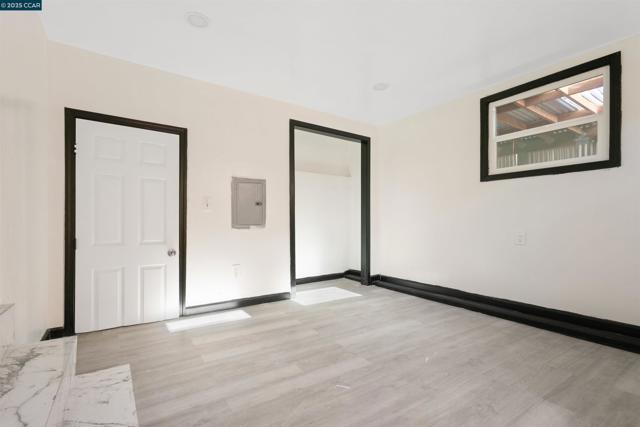 840 7th St, Richmond CA: https://media.crmls.org/mediaz/8895942b-731e-4bda-9af8-43203a79388a.jpg