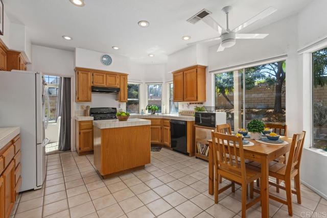 534 S Eveningsong Lane, Anaheim CA: https://media.crmls.org/mediaz/8895e7e5-69f1-447a-b742-8f599760836a.jpg