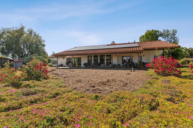 20119 Para Siempre Vista, Ramona CA: https://media.crmls.org/mediaz/8895ffec-431e-4028-a0ed-ec33f295fa1c.jpg