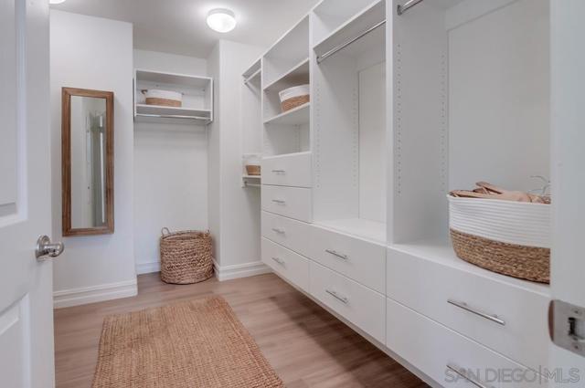 6938 Feldspar Place, Carlsbad CA: https://media.crmls.org/mediaz/88961744-210c-47b4-b281-08d3fc1d60e0.jpg