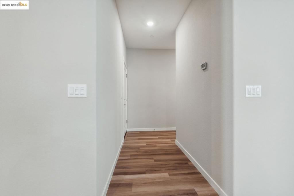 https://media.crmls.org/mediaz/889684ba-5a21-41b8-94b1-d93b8a48d768.jpg?preset=X-Large