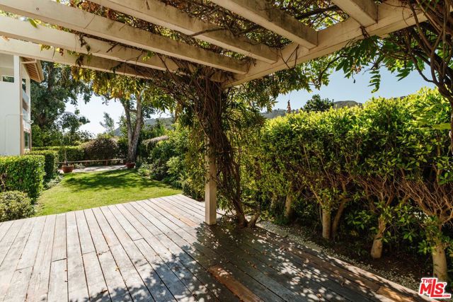 Drew Fenton | 17053 Palisades Circle Pacific Palisades CA | MLS: 7433748 Drew Fenton | 17053 Palisades Circle Pacific Palisades CA | MLS: 7433748