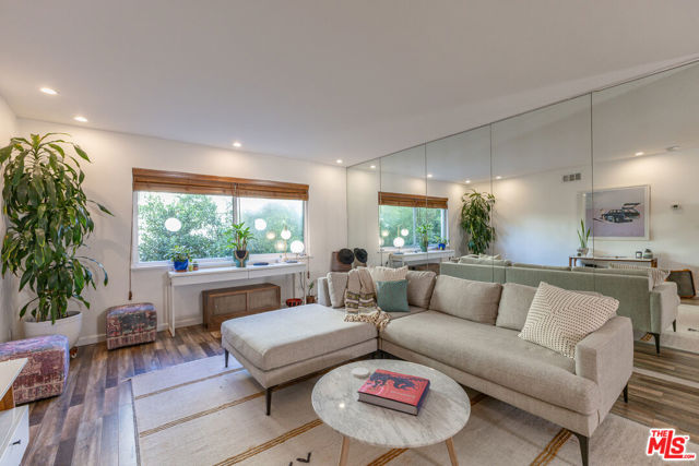 2260 North Cahuenga Boulevard, 306 photo 3